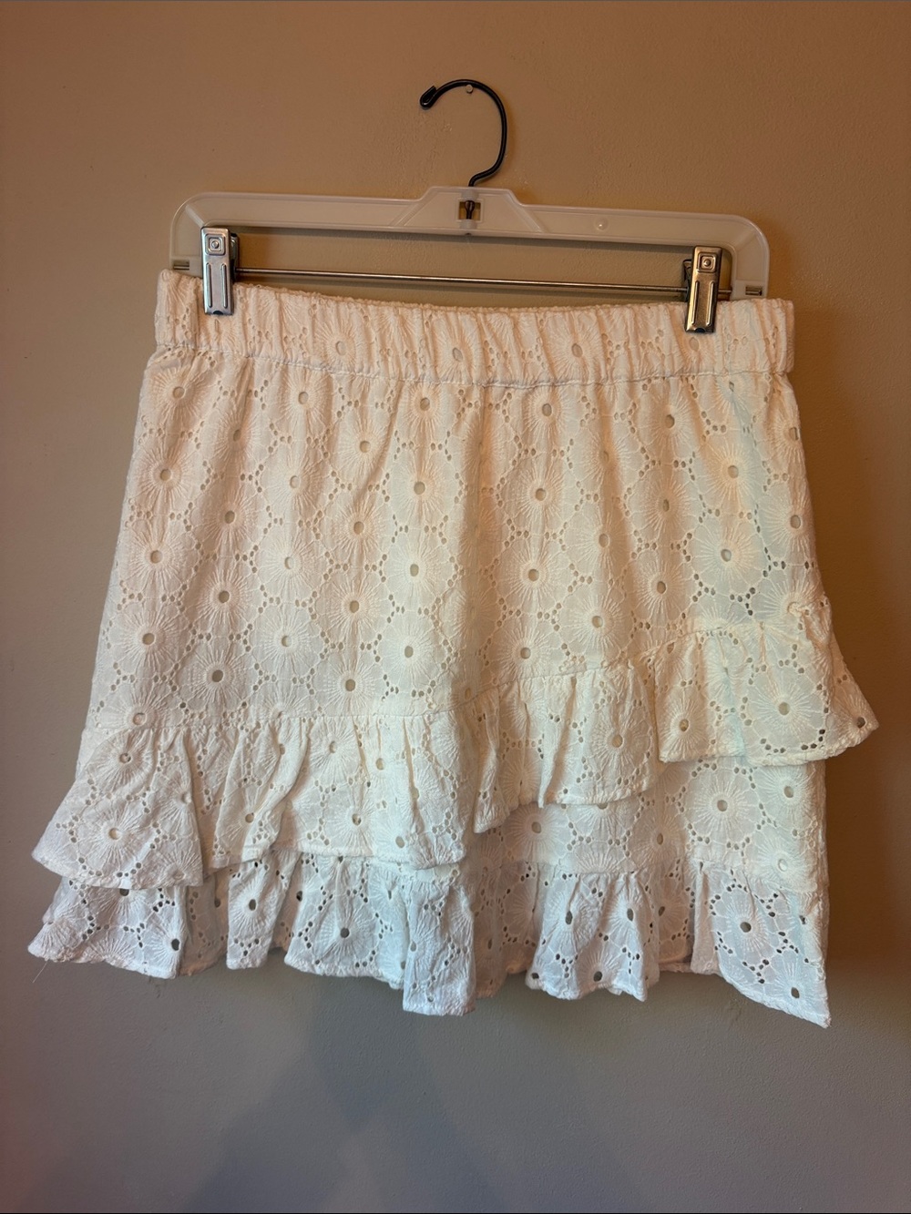 NWOT, 7 for all mankind  White Eyelet Ruffle Mini Skirt Sz med